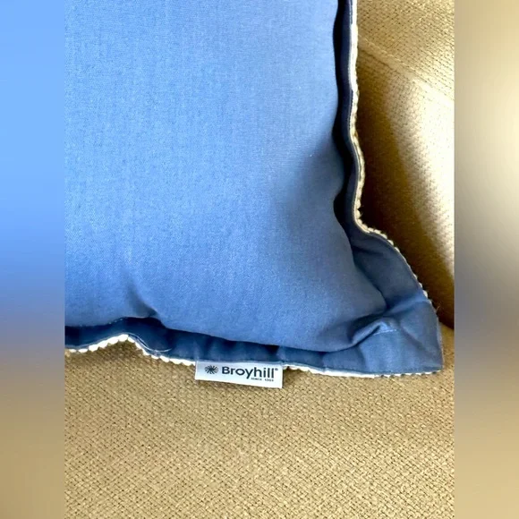 BROYHILL Geometric Blue and White Throw Pillow 18x18 - Picture 5 of 5